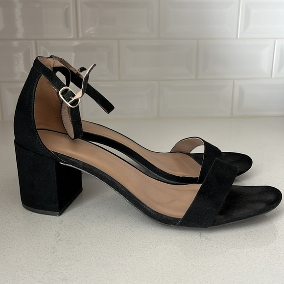 Chunky Heel Set ( both colors included) - Picture 3 of 4